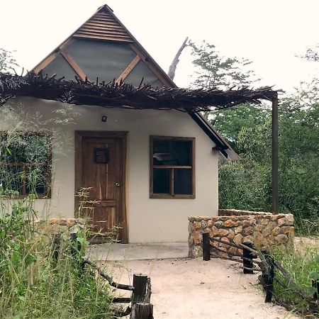 Gwango Heritage Resort Dete Exterior photo
