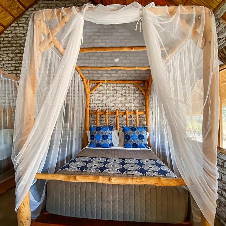 Gwango Heritage Resort Dete Exterior photo
